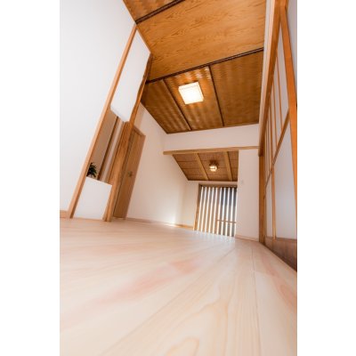 今、昔の木のぬくもり・・・。日本家屋って凄い