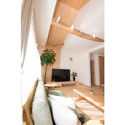 梁をデザインに溶け込ませたかった