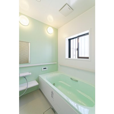 気持ちのいい採光のお風呂