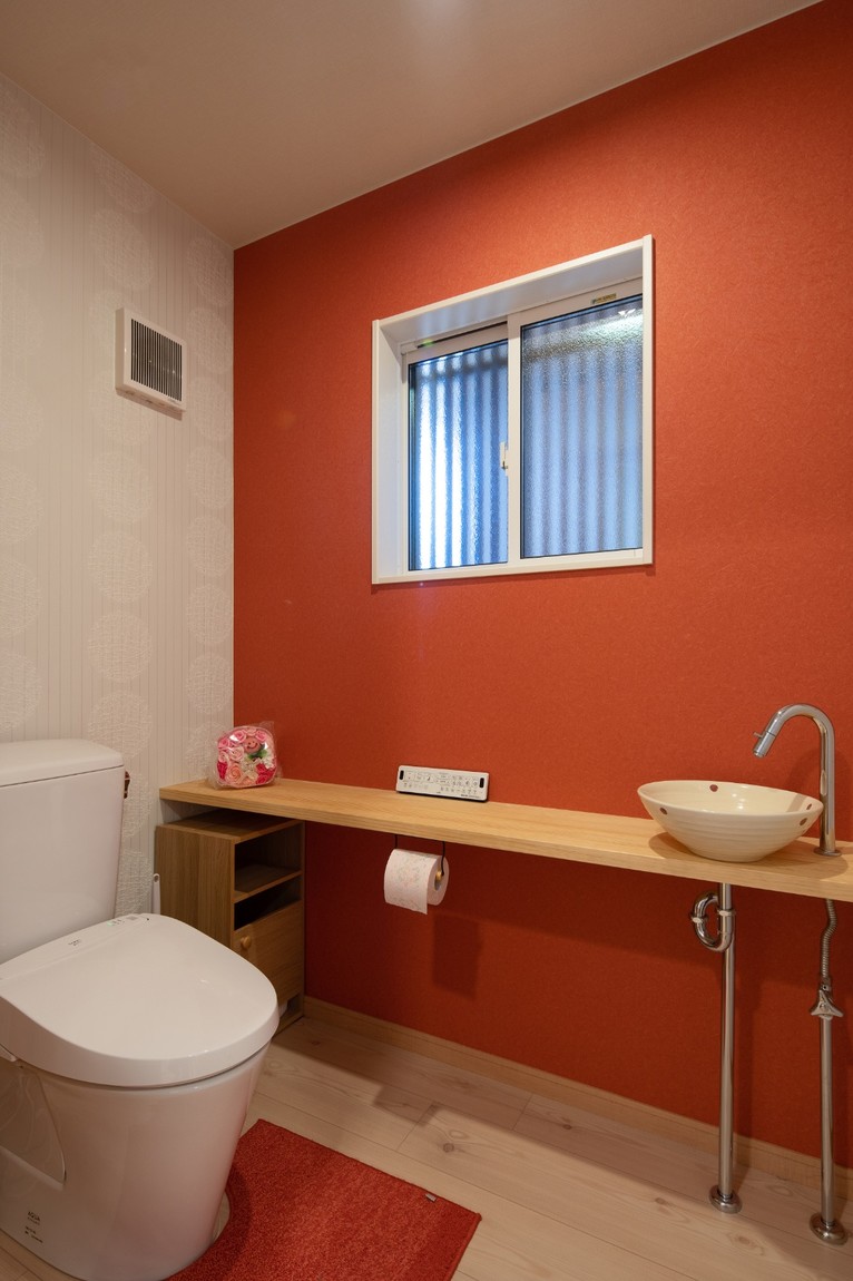 トイレのクロス、素敵じゃないですか？