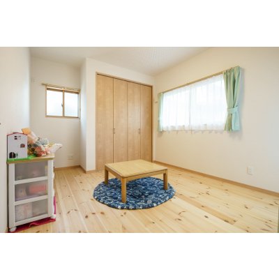 子供だけで、みんなで集まって遊べる部屋に。