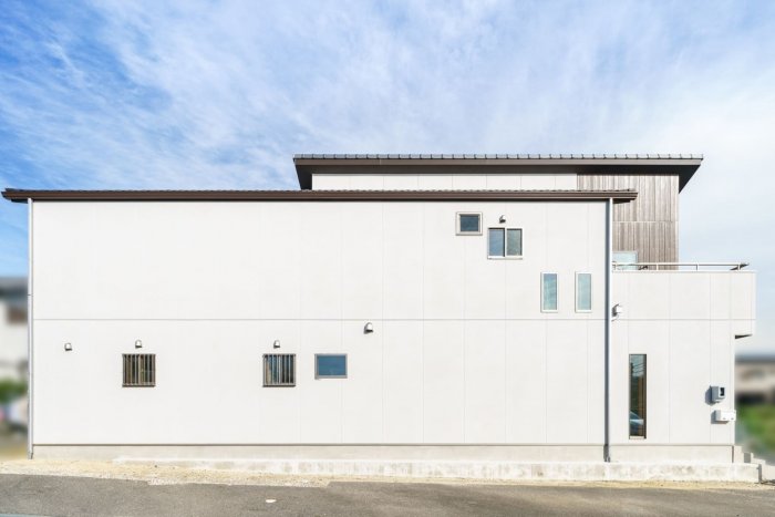 元気で明るい声が響き渡る自然素材の家