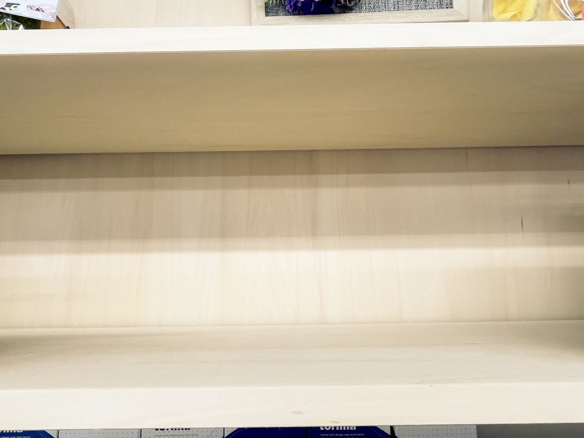 ナチュラルな色味の木を選んで頂きました