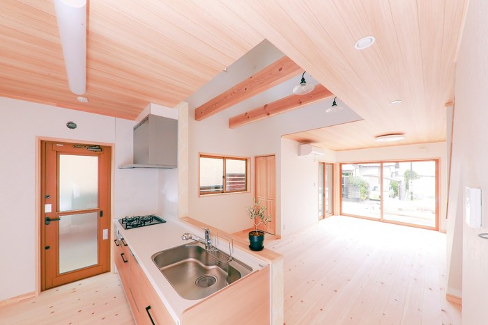 家も住む人も明るい♪　ナチュラルな感じが好きなご夫婦。